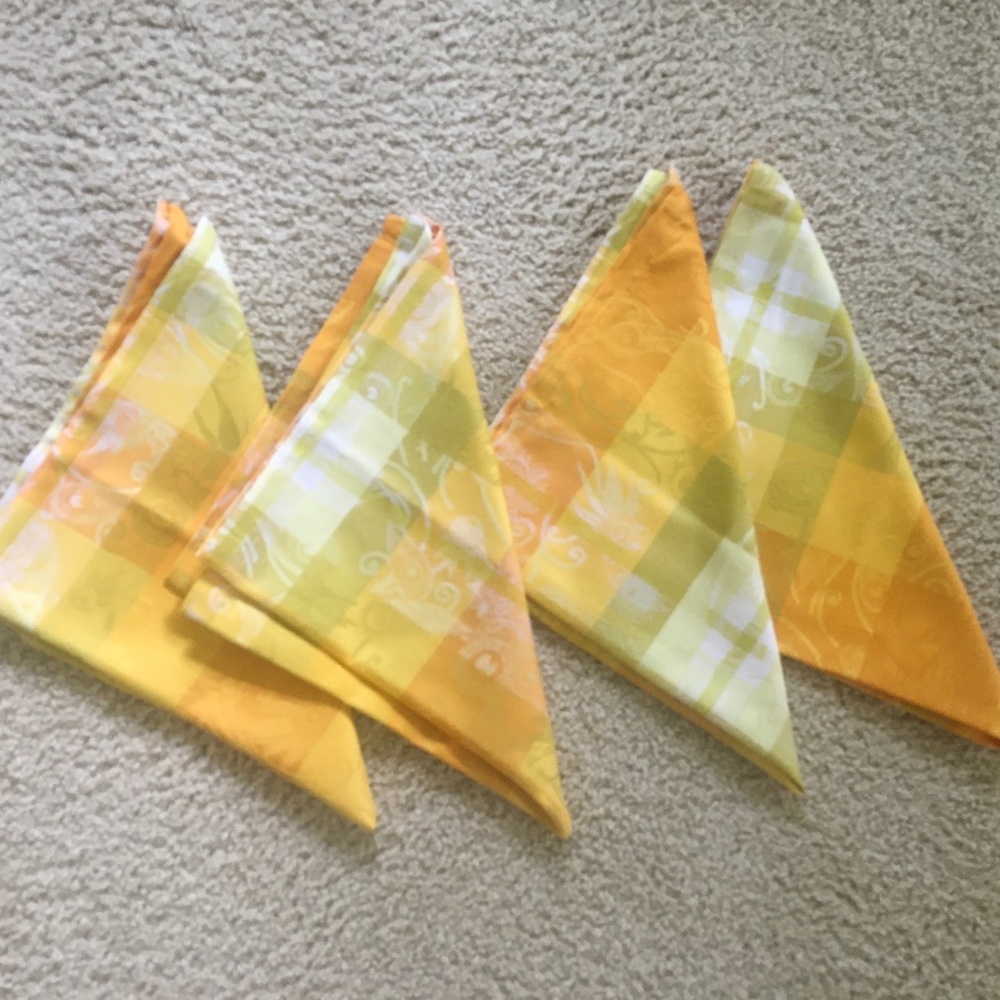 Garnier-Thiebaut NWOT set of 4 Dinner napkins